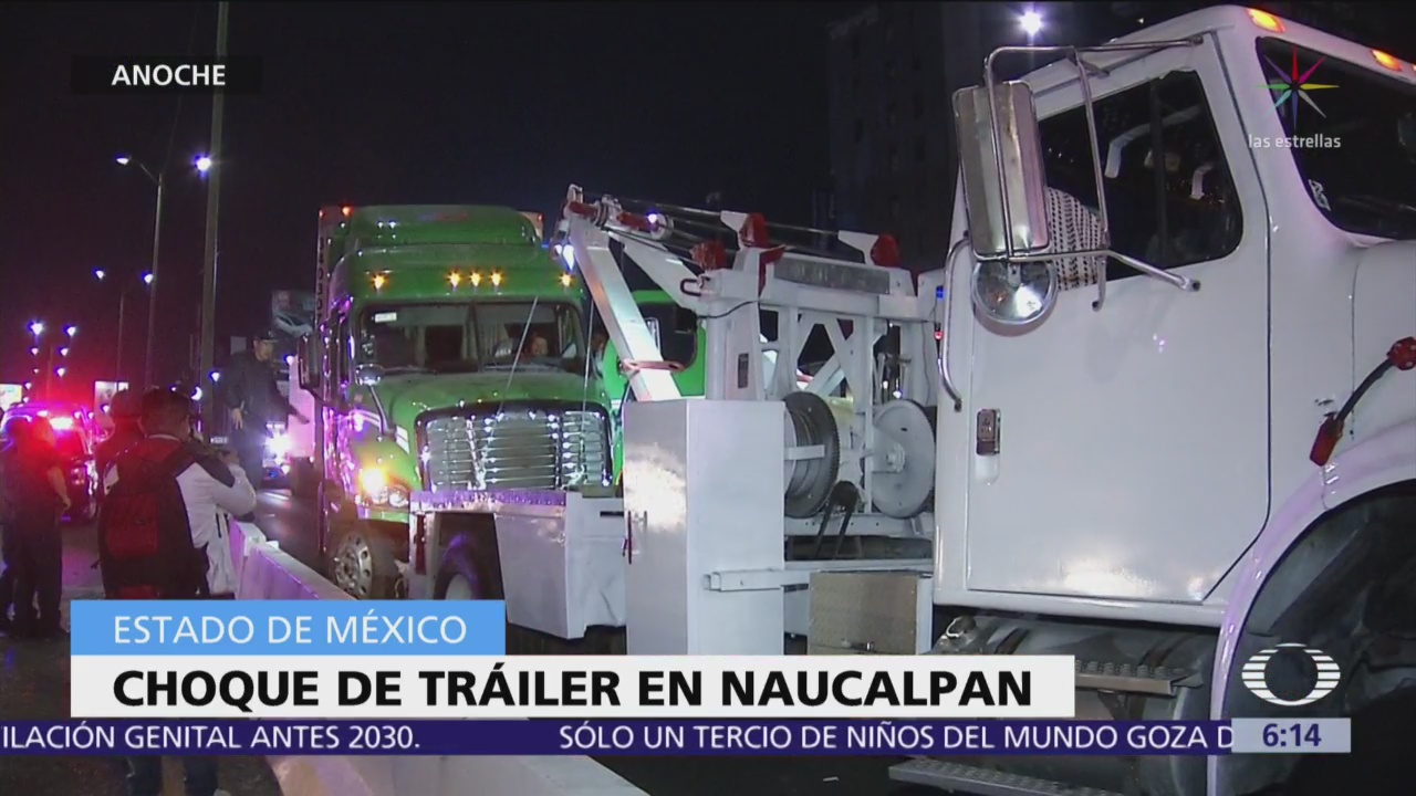 Tráiler choca contra cuatro patrullas en Naucalpan, Edomex