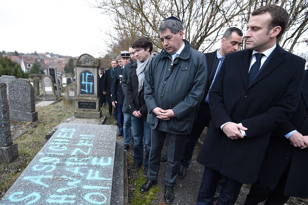 Foto: Unas 80 tumbas de un cementerio judío en Francia aparecieron profanadas., 20 febrero 2019
