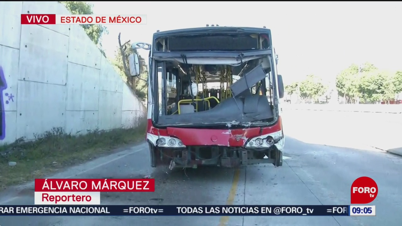 Unidad de Mexibús choca contra camión de pasajeros en Edomex