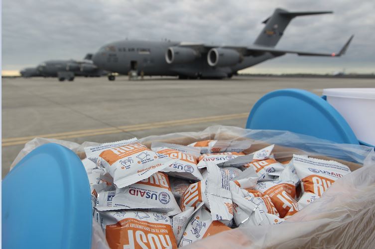 EU envía desde Miami aviones militares con ayuda humanitaria para Venezuela