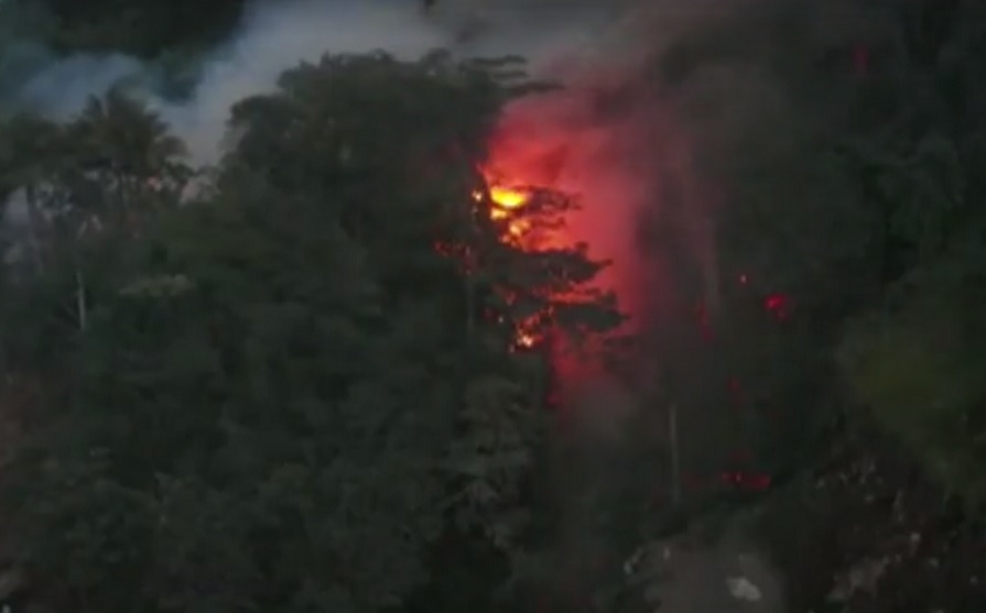 Indonesia, en emergencia tras erupciones del volcán Karangetang en Célebes