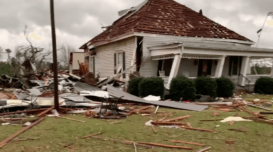 Foto: Casa dañada por tornado en Alabama. 4 de marzo de 2019, Estados Unidos