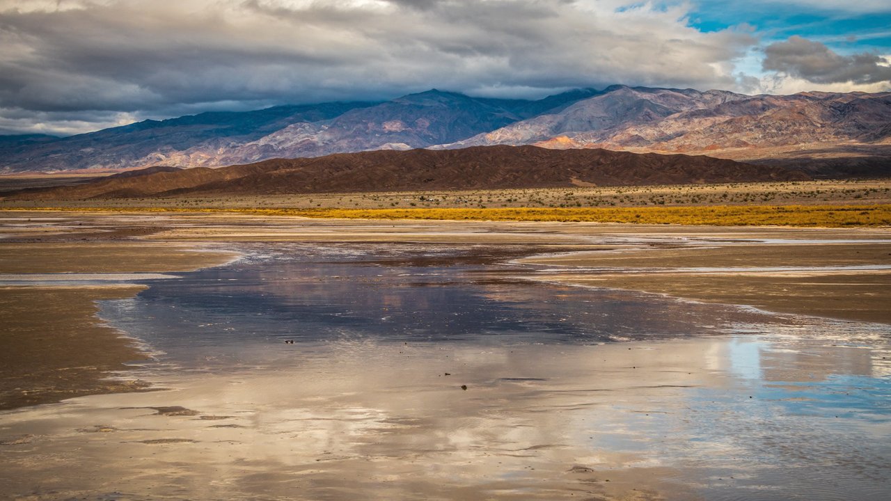 Aparece lago en el lugar más seco y caluroso de Estados Unidos, el