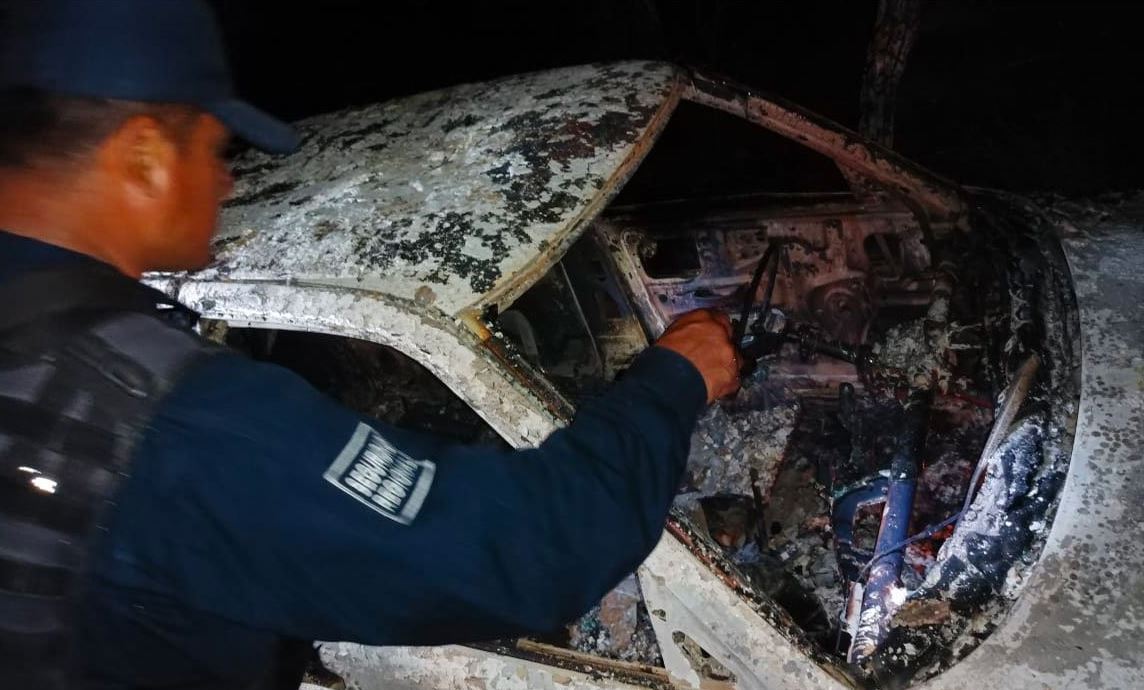 Foto: El vehículo donde se desplazaba el alcalde de Juchitán, Emilio Montero Pérez, fue quemado, el 10 de marzo de 2019 (Quadratín Oaxaca)