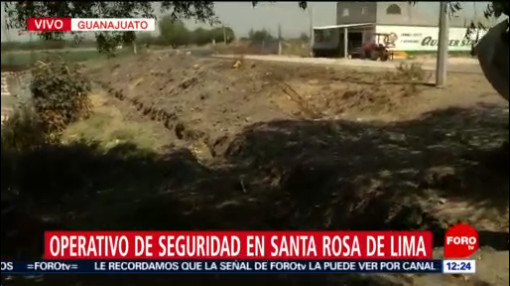 Autoridades rellenan 'trinchera' excavada por huachicoleros en Santa Rosa de Lima