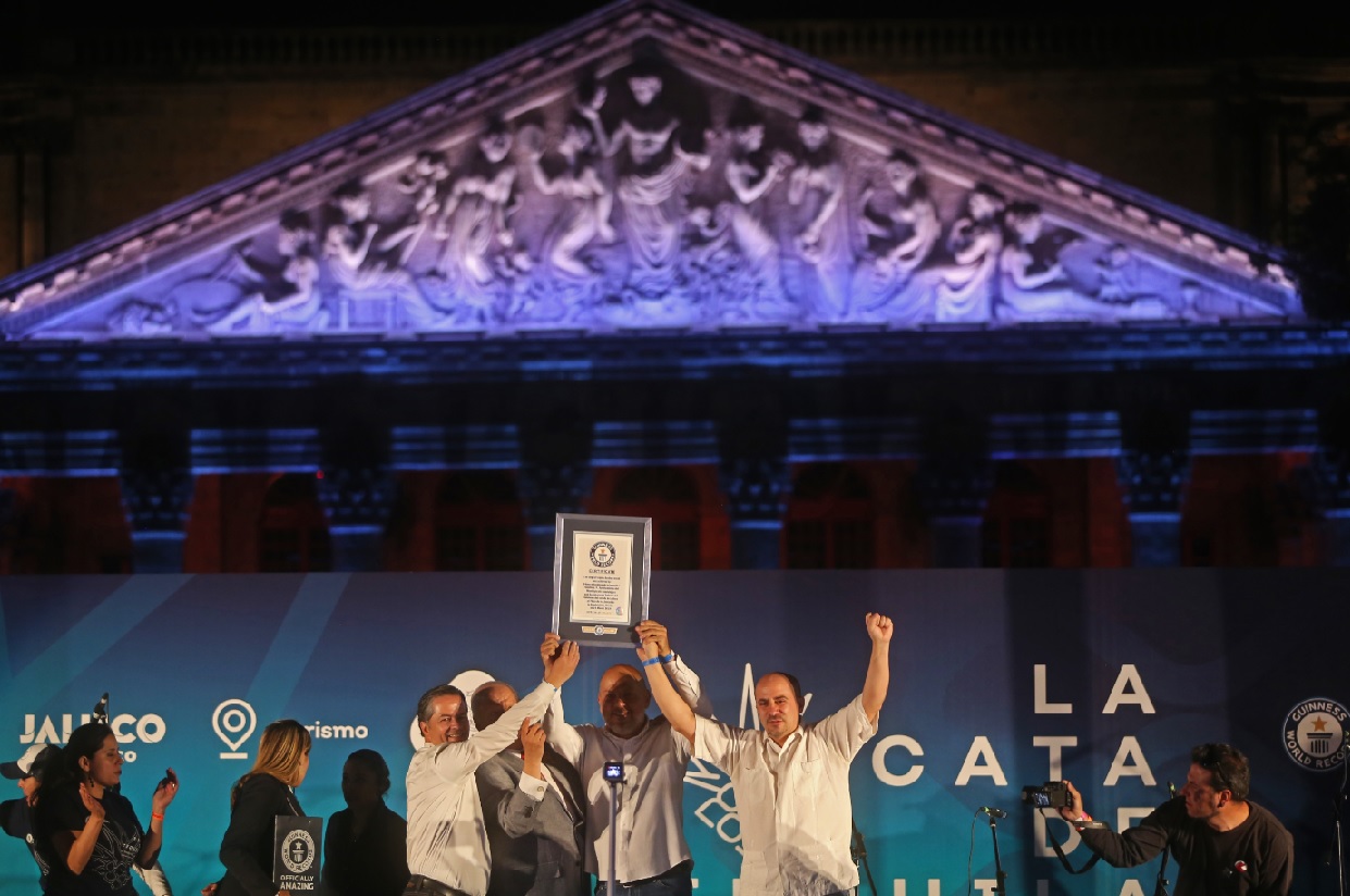 México logra Récord Guinness de la cata de tequila más grande del mundo