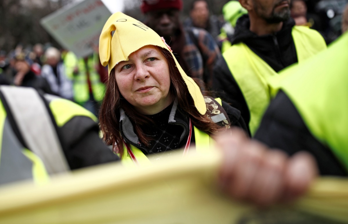 Foto: Los manifestantes vestidos con chalecos amarillos son vistos durante una protesta en París, Francia, marzo 2 de 2019 (Reuters)