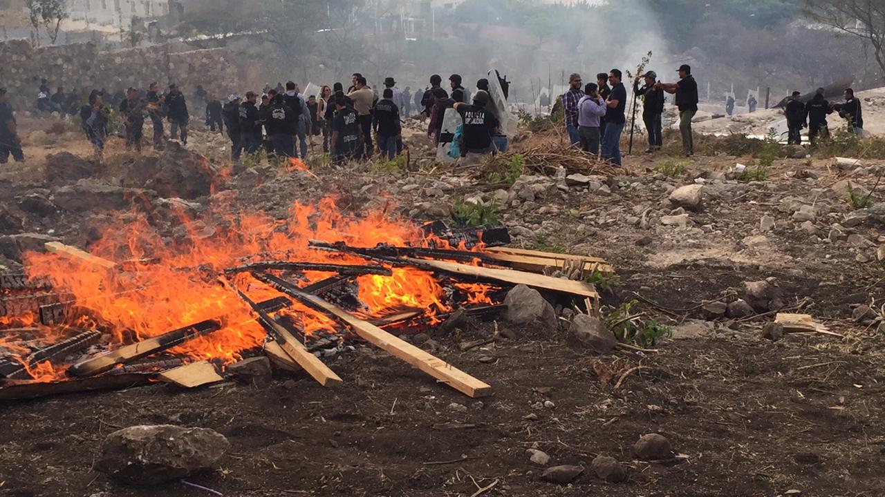 Policías antimotines desalojan predio en Tuxtla Gutiérrez, Chiapas