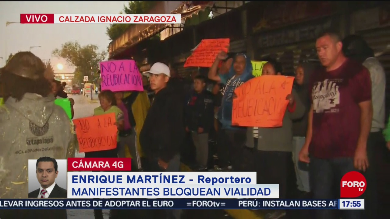 Foto: Comerciantes bloquean Calzada Ignacio Zaragoza