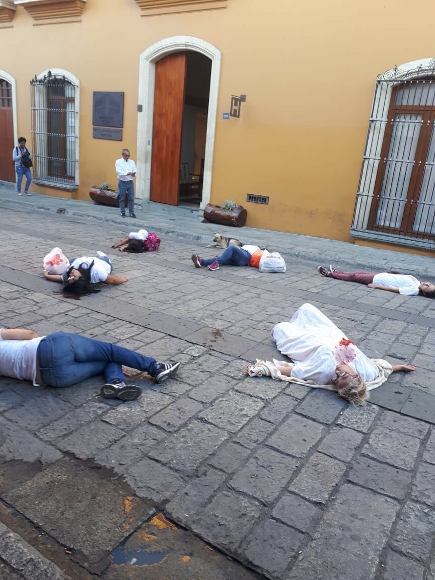 Foto: Performance feminicidio, Oaxaca conmemora Día de la Mujer 8 marzo 2019