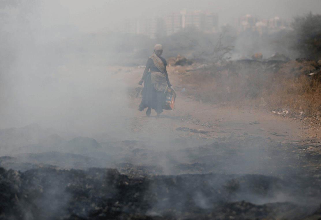 Foto: Contaminación por quema de basura en India, 5 de febrero de 2019, India