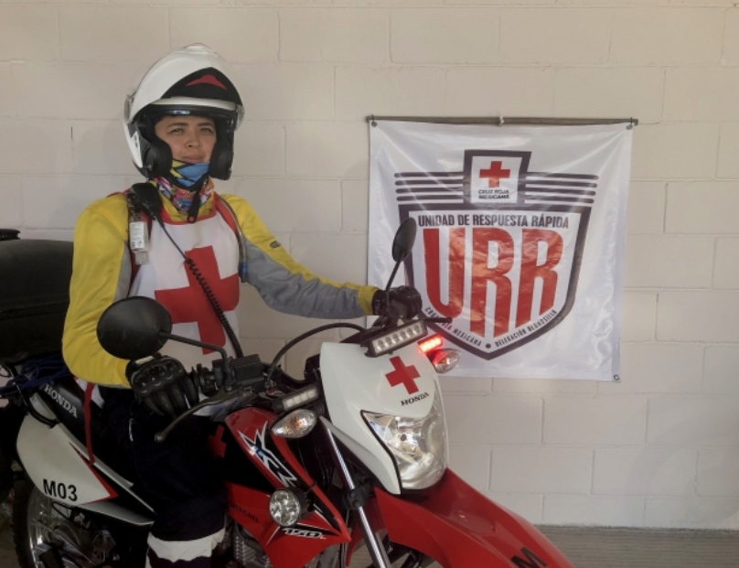 Foto: Karla Noemí Guzmán Romero es la primera mujer en México que maneja una Unidad de Respuesta Rápida o motocicleta en la Cruz Roja, marzo 18 de 2019 (Notimex)