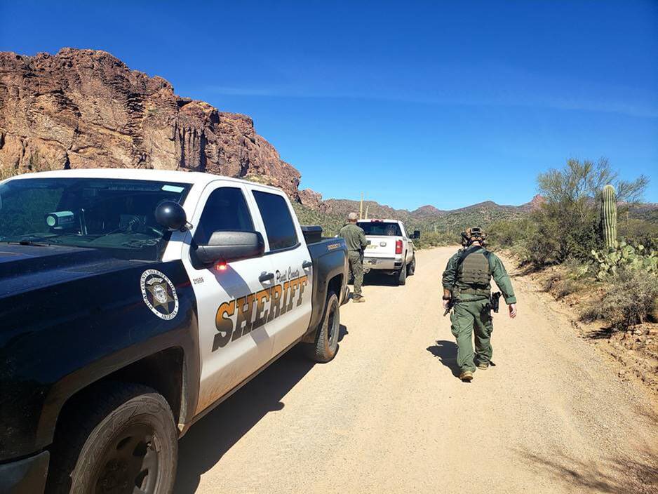 Foto: Detienen a pareja por cortar valla fronteriza en Sonora 19 marzo 2019