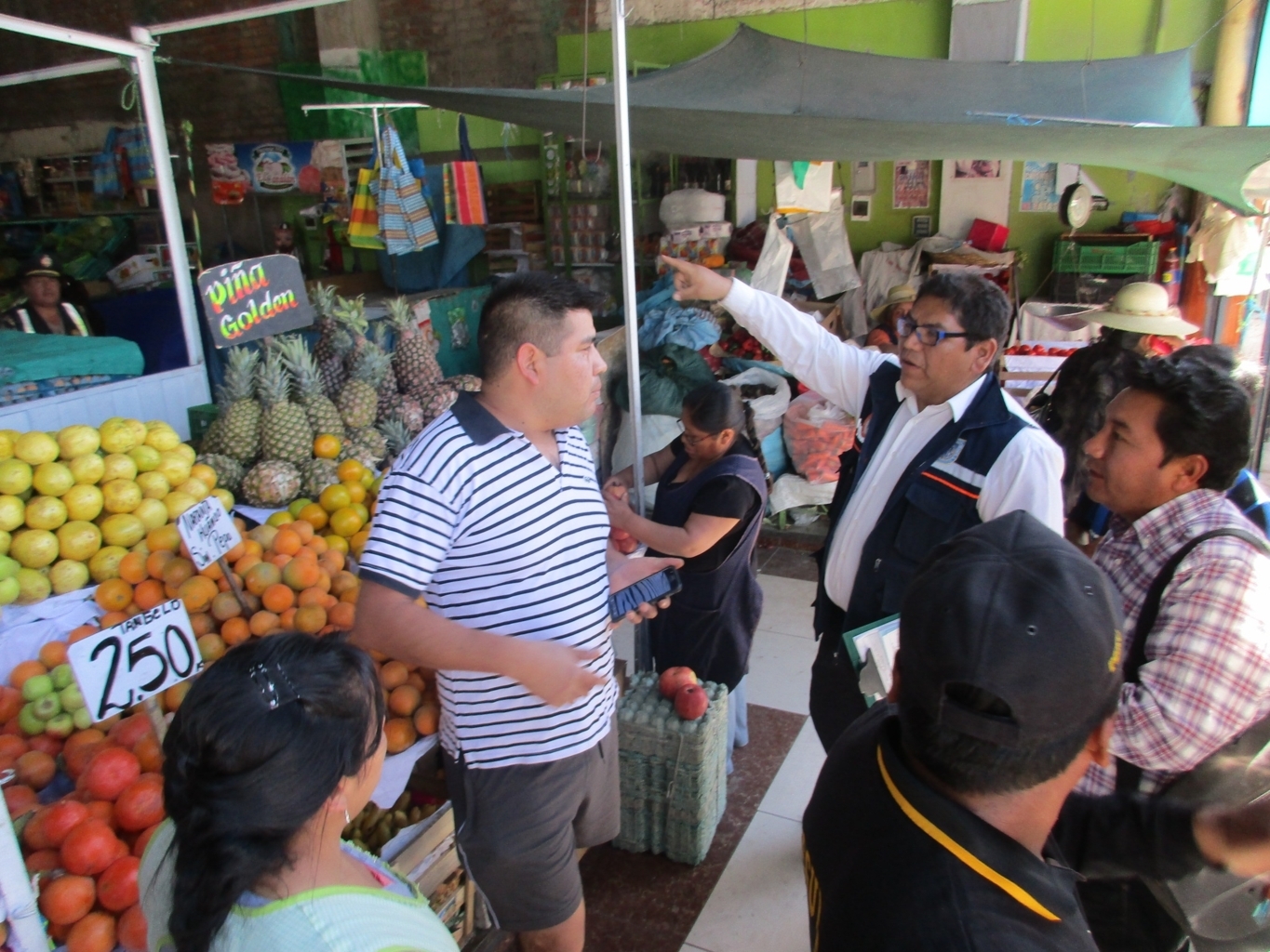 El mercado Andrés Avelino Cáceres es uno de los centros de distribución más grandes de Perú (HBA Noticias)