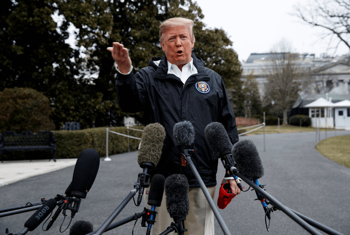 Foto: El presidente Donald Trump habla con reporteros en la Casa Blanca, 8 de marzo de 2019, Washington