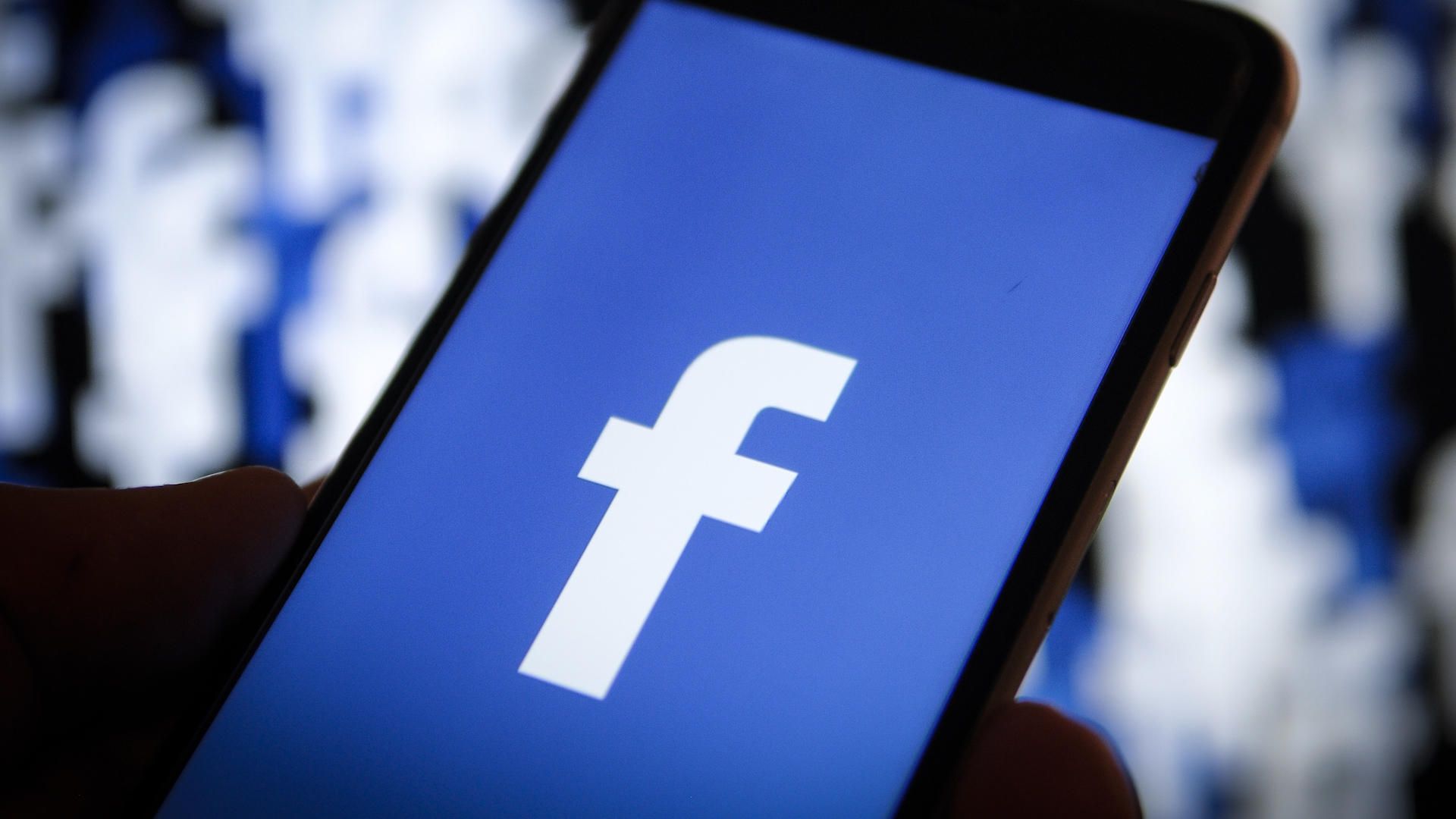 Facebook se cae, usuarios reportan errores