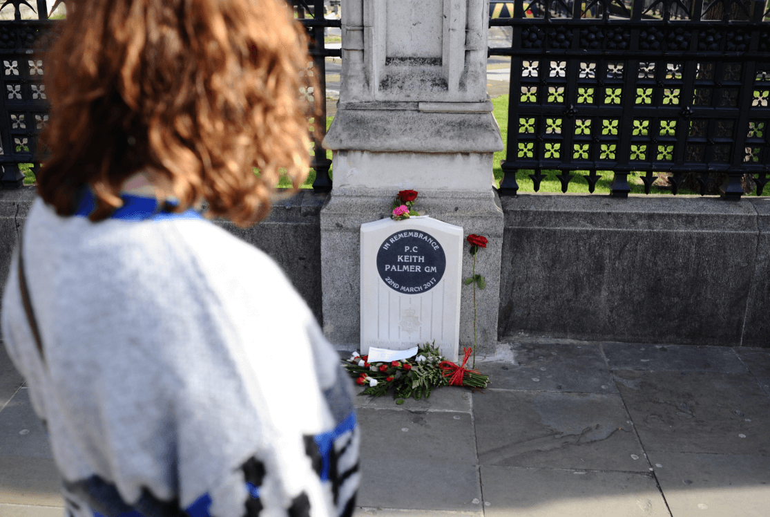 Foto: Monumento en honor a víctima de apuñalamiento en Londres, 22 de febrero de 2019, Reino Unido