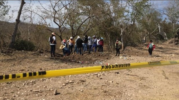 Identifican y entregan 33 cuerpos hallados en fosas clandestinas en Sinaloa