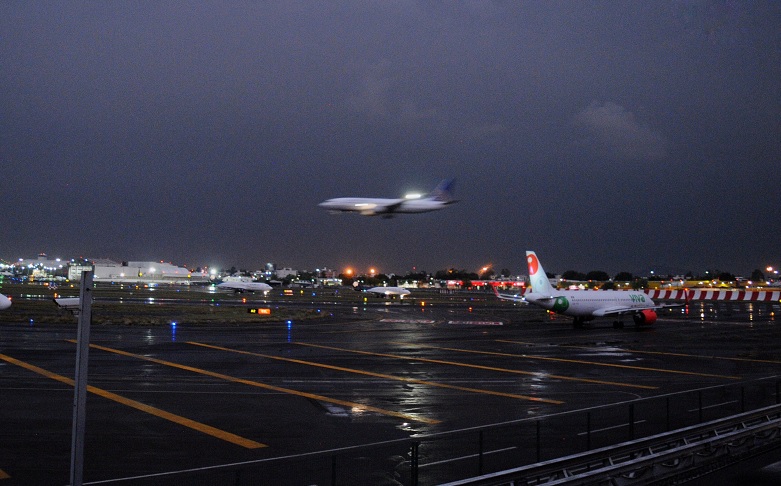 Foto: El Aeropuerto Internacional de la Ciudad de México (AICM) canceló temporalmente sus operaciones ante la lluvia de esta tarde, el 22 de mayo de 2018