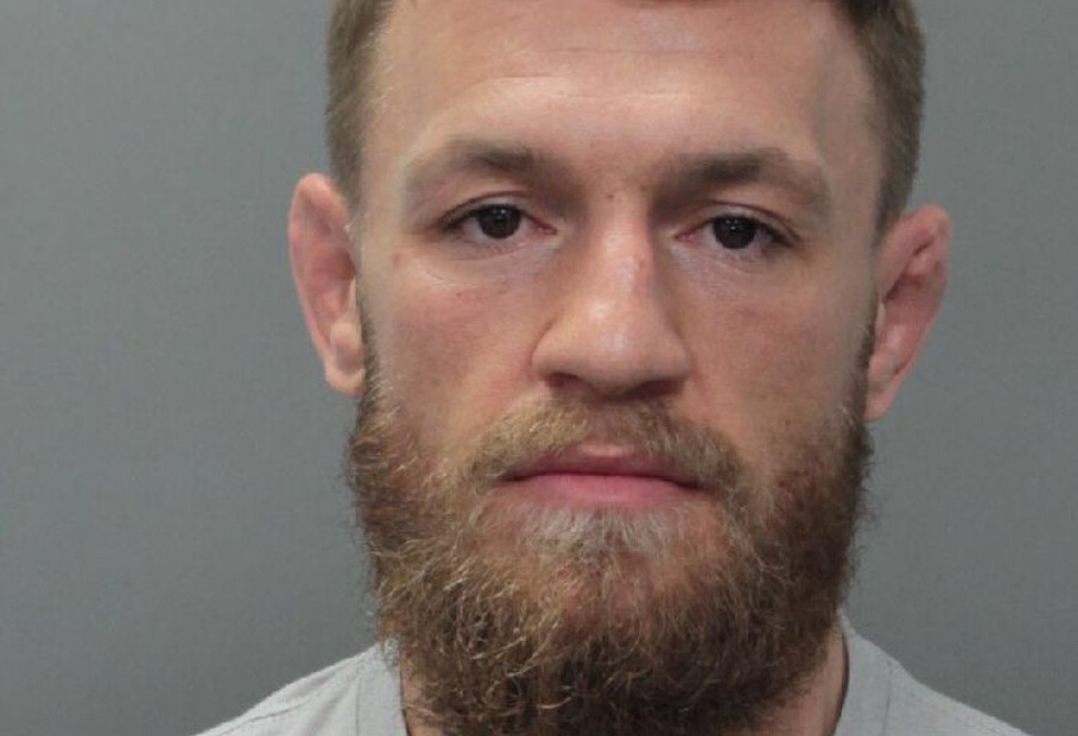 Arrestan a Conor McGregor por destruir teléfono de seguidor