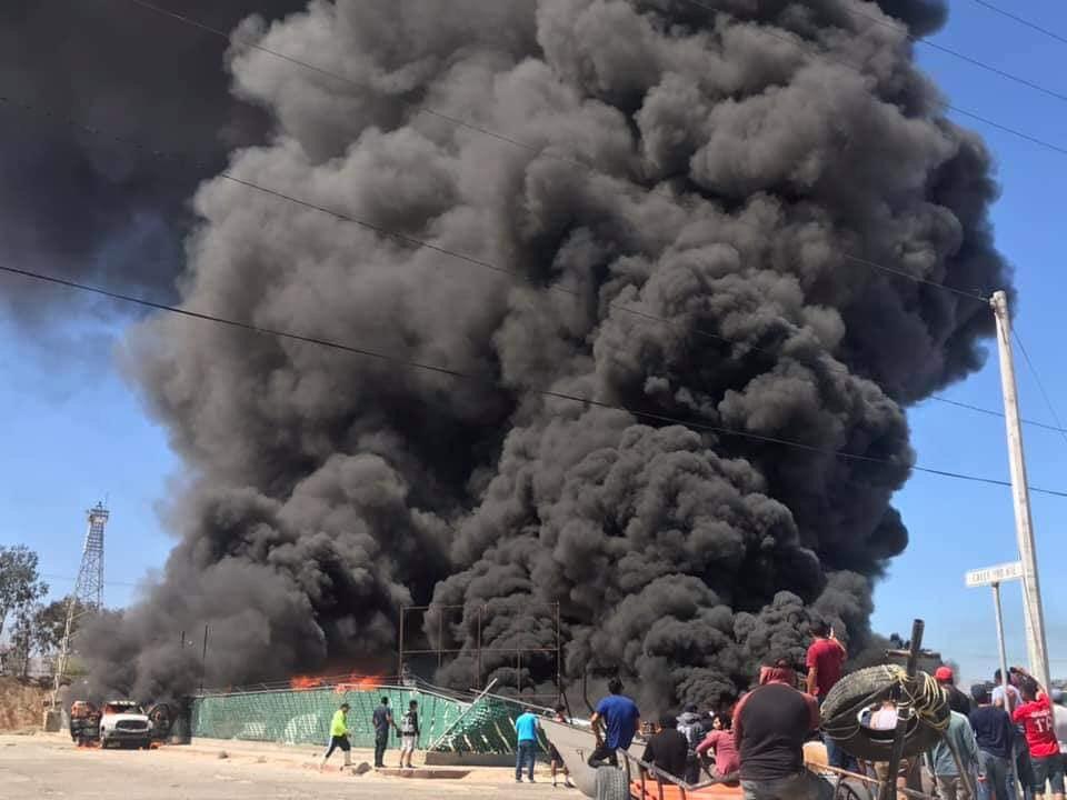 Foto: Pobladores de San Felipe, Baja California, México, se enfrentan con militares. El 28 de marzo de 2019