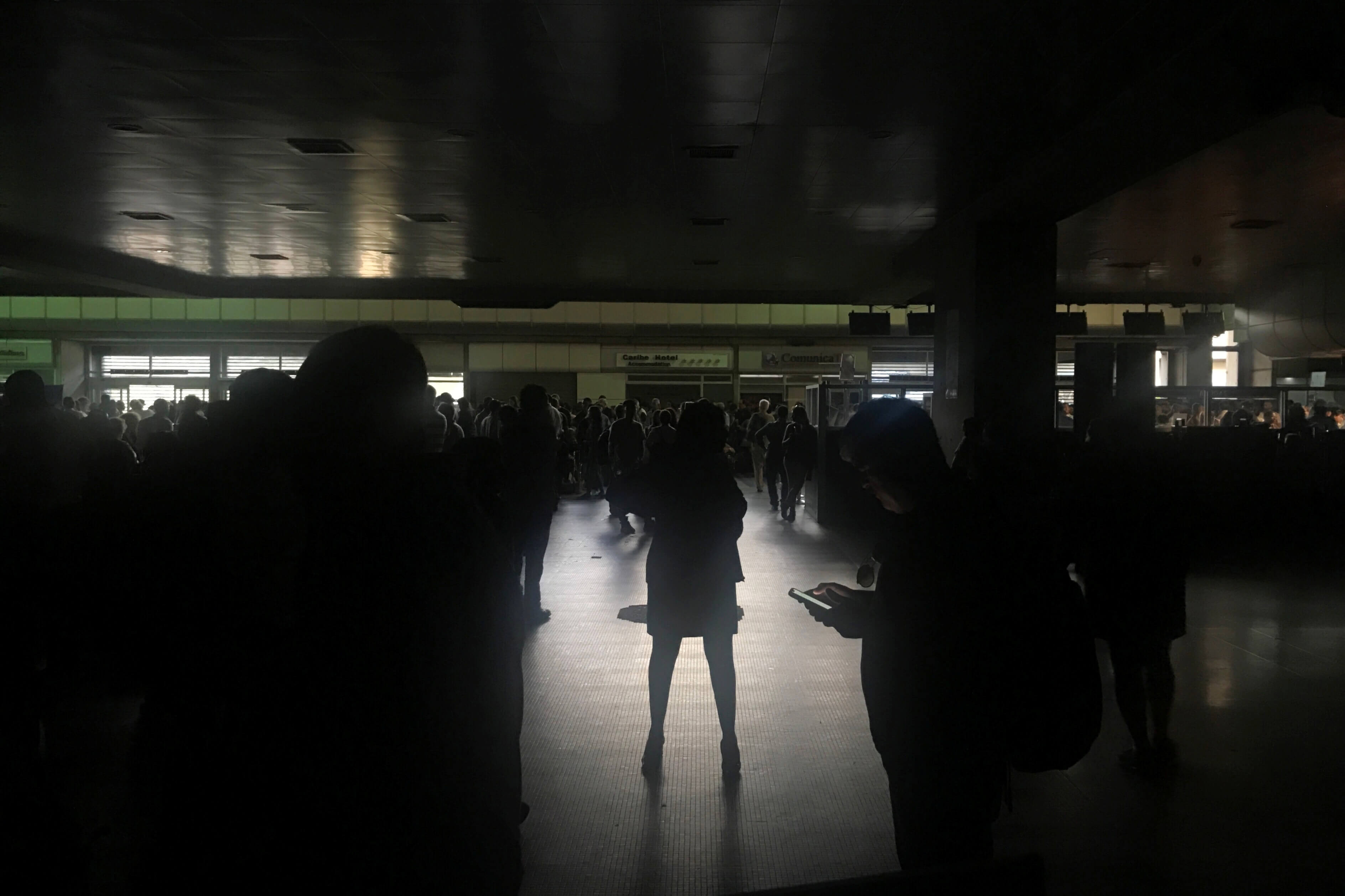 Foto: El Aeropuerto Internacional Simón Bolívar en Caracas, Venezuela, se quedó sin luz. El 25 de marzo de 2019