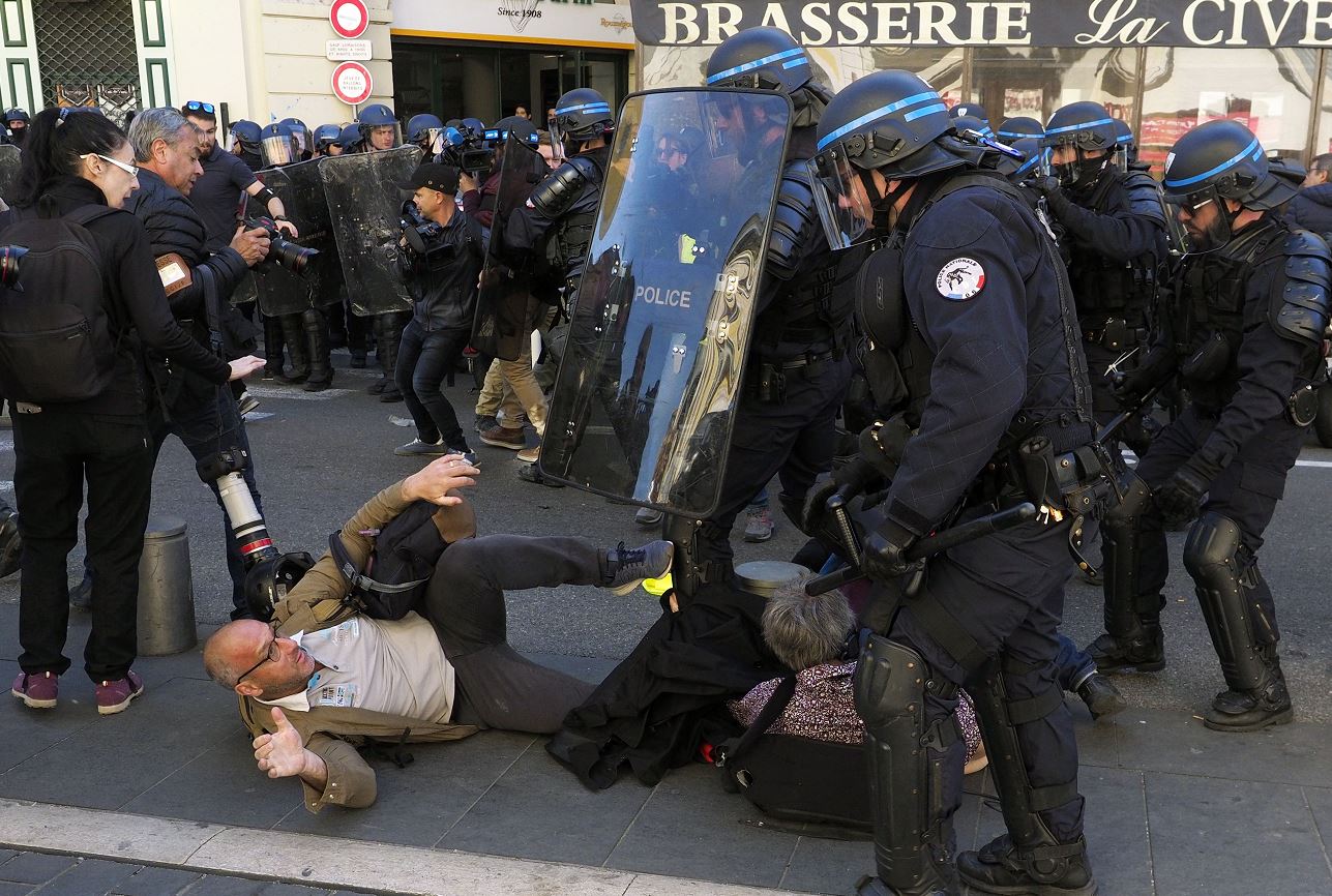 Foto:Incidentes entre "chalecos amarillos" y la policía en Francia, 23 marzo 2019