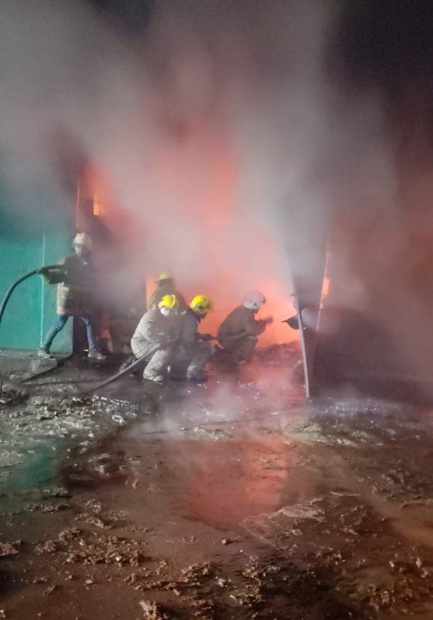 Foto: Incendio consume fábrica de veladoras en Chiapas 25 marzo 2019