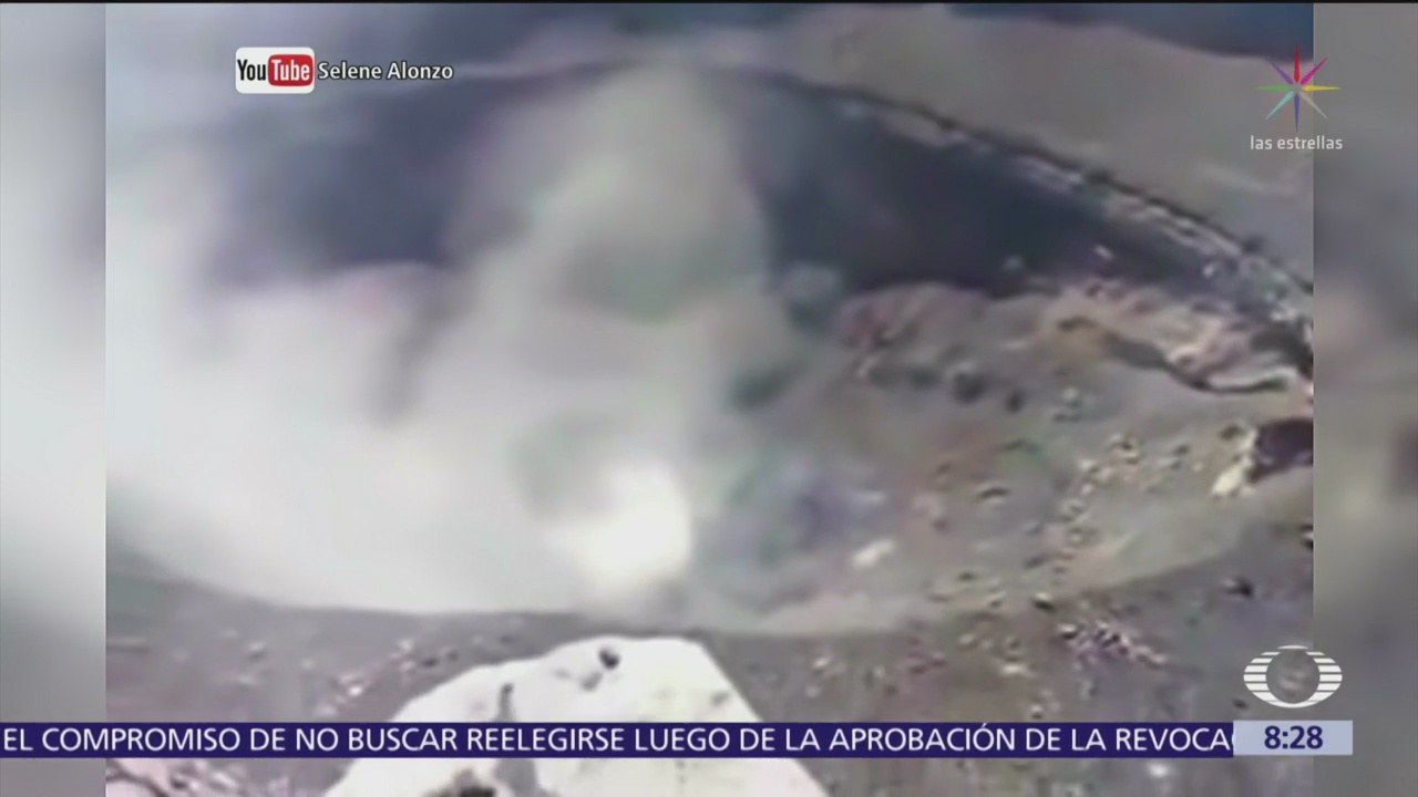 FOTO: Jóvenes suben al cráter del volcán Popocatépetl y graban video, 18 marzo 2019