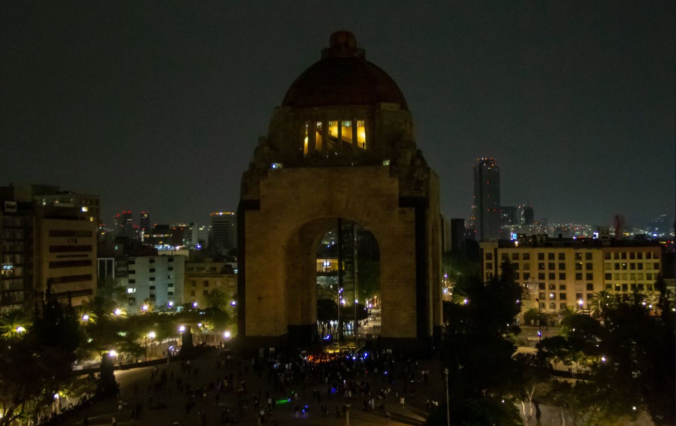 México celebra La Hora del Planeta en medio de contingencia ambiental