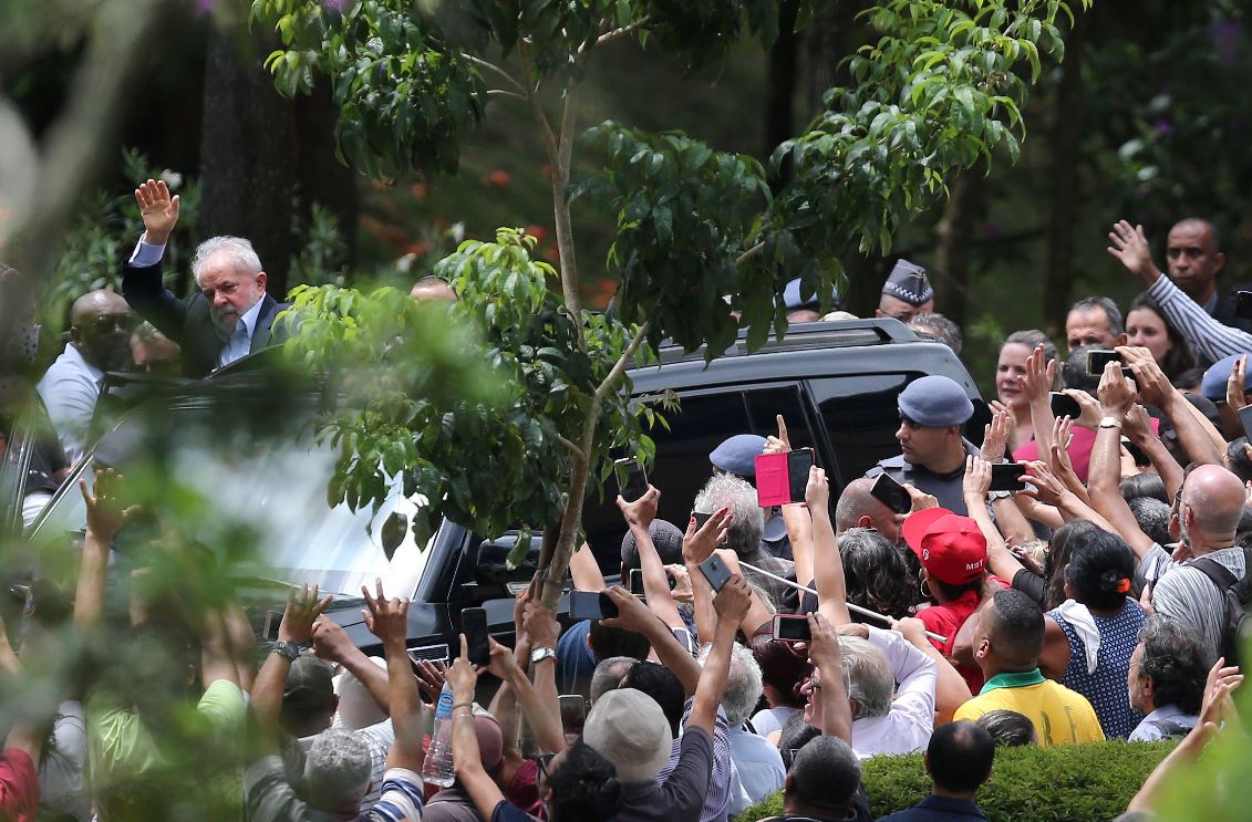 Foto: Luiz Inácio Lula da Silva llegó este sábado al cementerio de Sao Paulo para acudir al entierro de su nieto., 2 marzo 2019