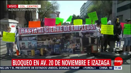 Manifestantes bloquean 20 de Noviembre e Izazaga, centro de CDMX