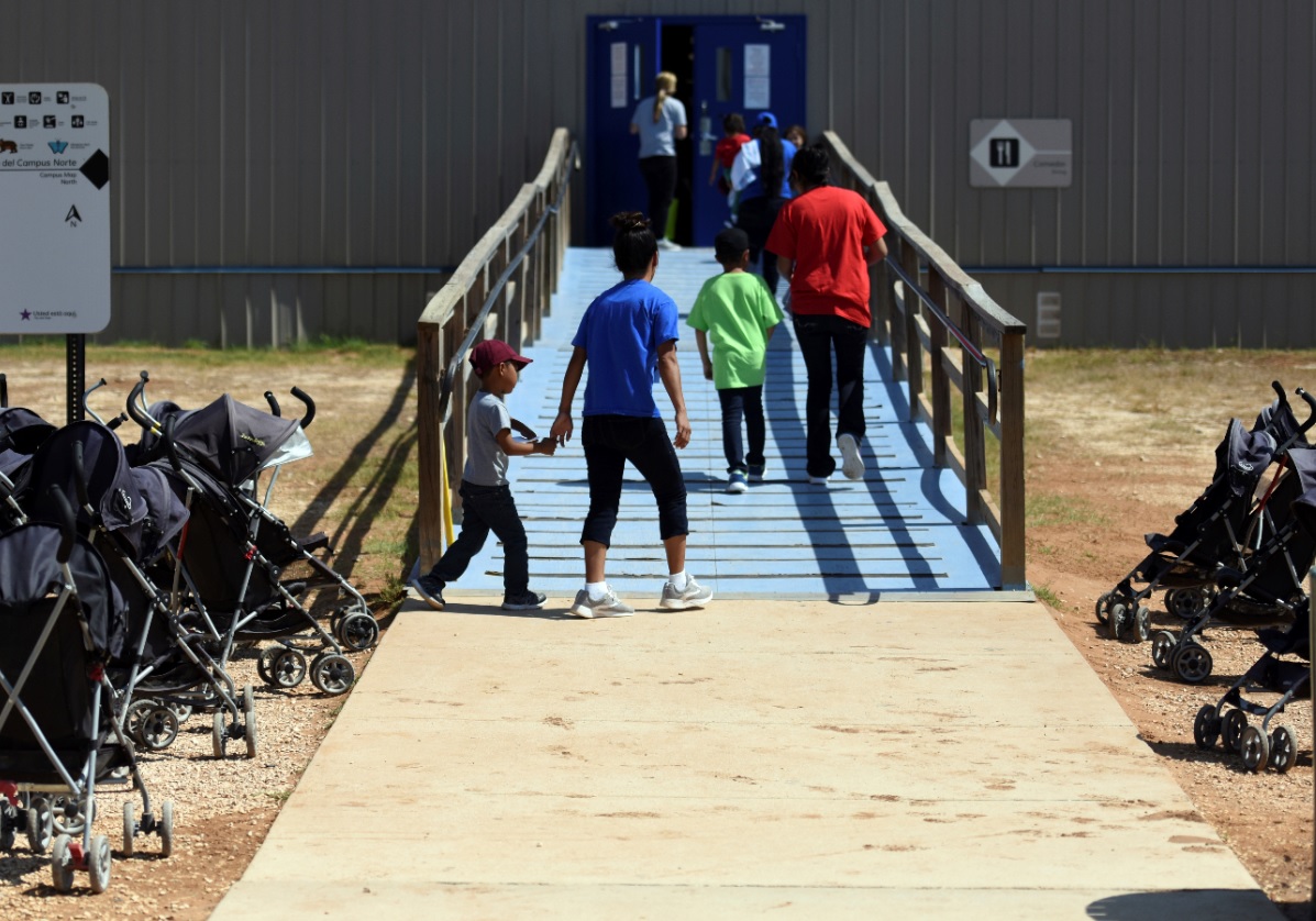 Gobierno de Trump pedirá autorización para deportar a menores no acompañados