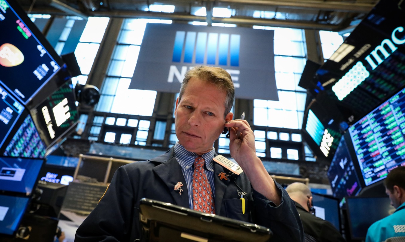Foto: Los comerciantes trabajan en el piso de la Bolsa de Nueva York (NYSE) en Nueva York, Estados Unidos, 4 de marzo de 2019 (Reuters)