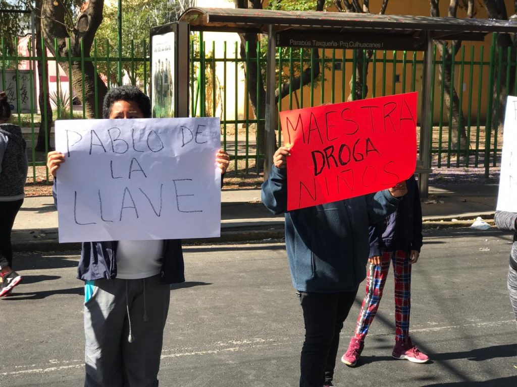 Foto Padres de familia retiran bloqueo en calzada Taxqueña 22 marzo 2019
