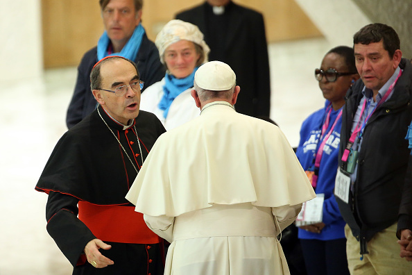 Papa Francisco recibirá el lunes al cardenal Barbarin, condenado en Francia