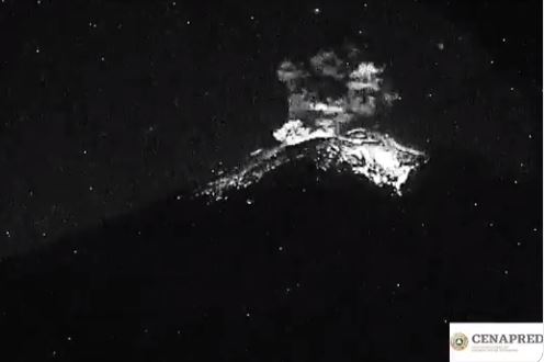 Volcán Popocatépetl registra explosión acompañada de material incandescente