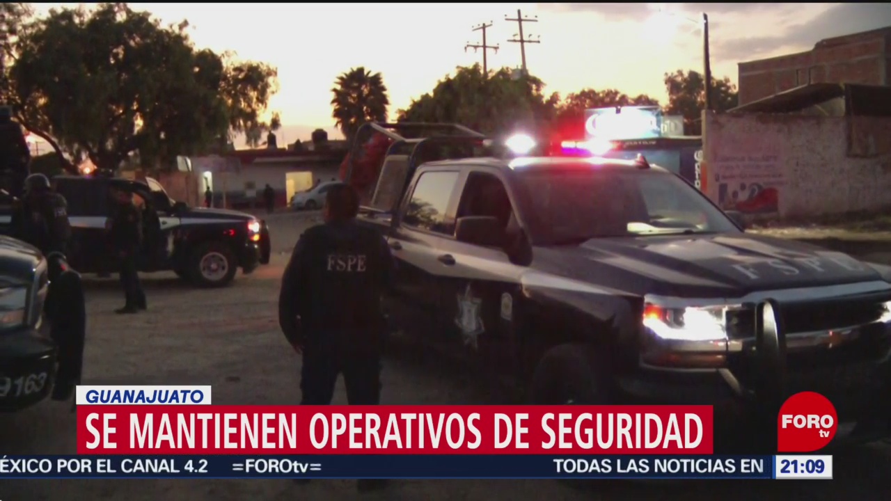 FOTO: Retiran vehículos quemados por delincuentes en Guanajuato, 10 marzo 2019