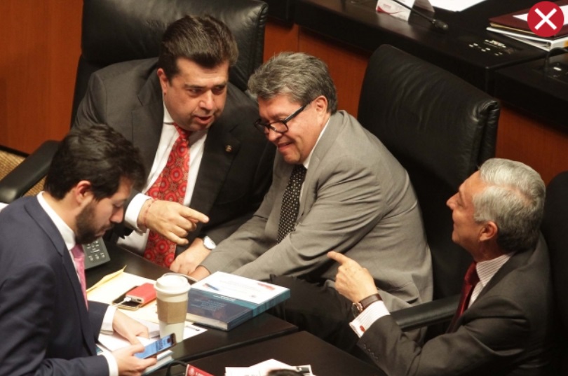 Foto: El coordinador de los senadores de Morena, Ricardo Monreal, Ciudad de México, marzo 1 de 2019 (centro) (Notimex/Archivo)