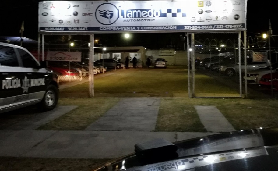 Hombres armados roban 7 vehículos en Zapopan, Jalisco