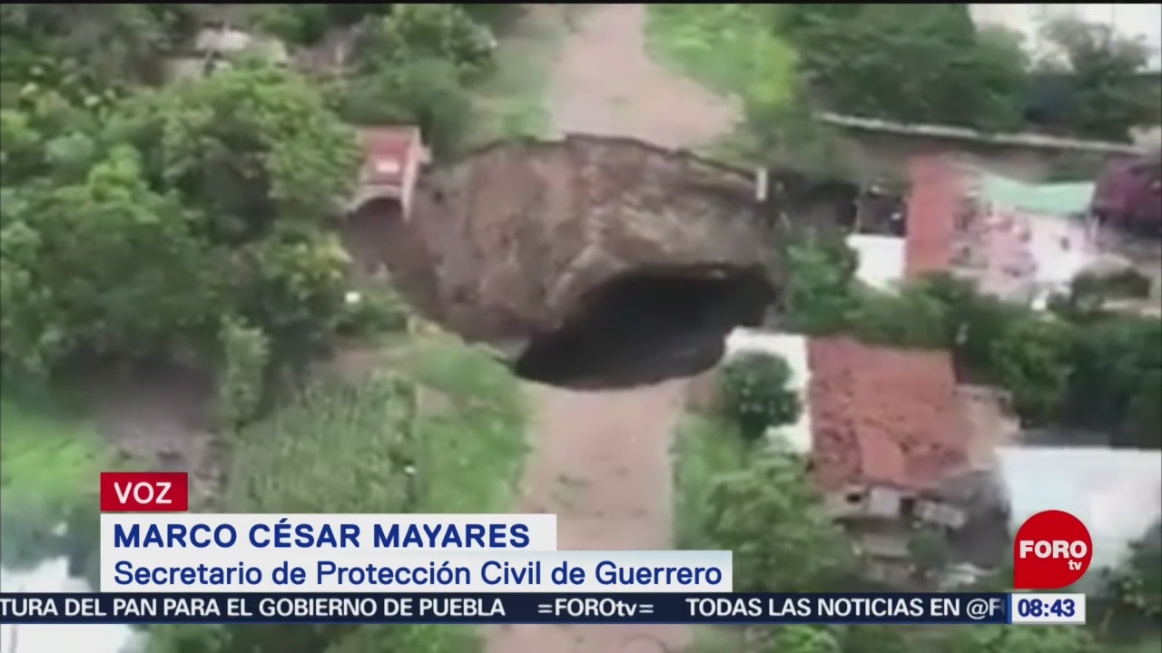 FOTO: Se abre socavón en Coyuca de Catalán, Guerrero, 2 marzo 2019