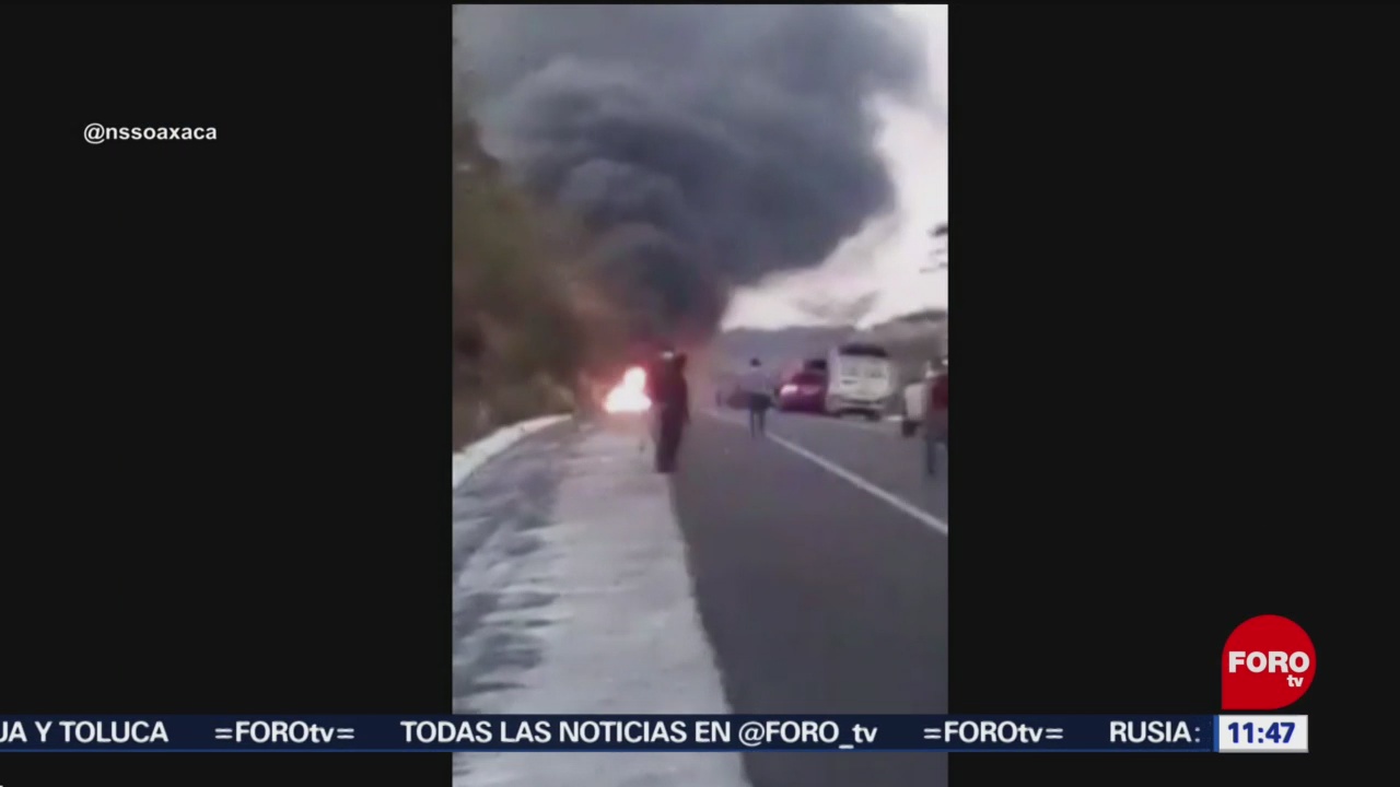Foto: Incendio Camioneta Volcar Oaxaca Carretera Transístmica 29 de Marzo 2019
