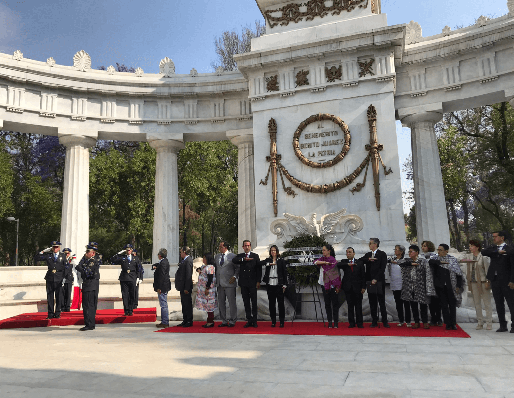 Encabeza Sheinbaum ceremonia en honor a Benito Juárez
