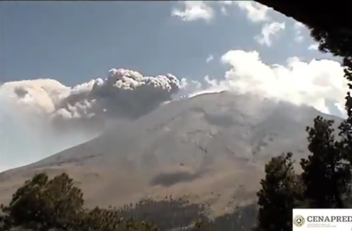 Foto: actividad del Volcán Popocatépetl, 19 de marzo 2019. Twitter @CNPC_MX