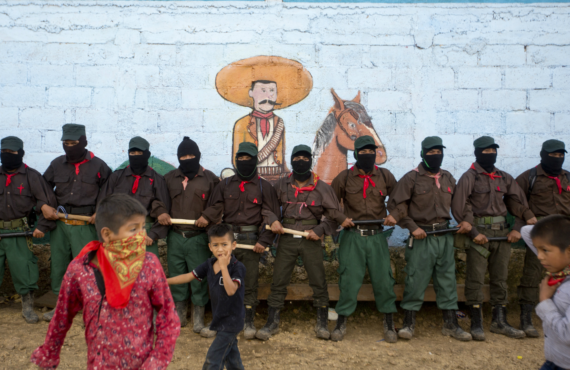 Zapatistas en La Garrucha, Chiapas, 2017. (AP Photo/Eduardo Verdugo)