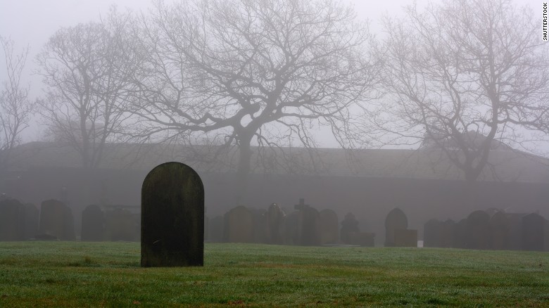 Actualmente, cerca de la mitad de los cadáveres de estadounidenses son cremados, mientras que el resto son enterrados en ataúdes que alentan su descomposición orgánica (CNN Archivo)