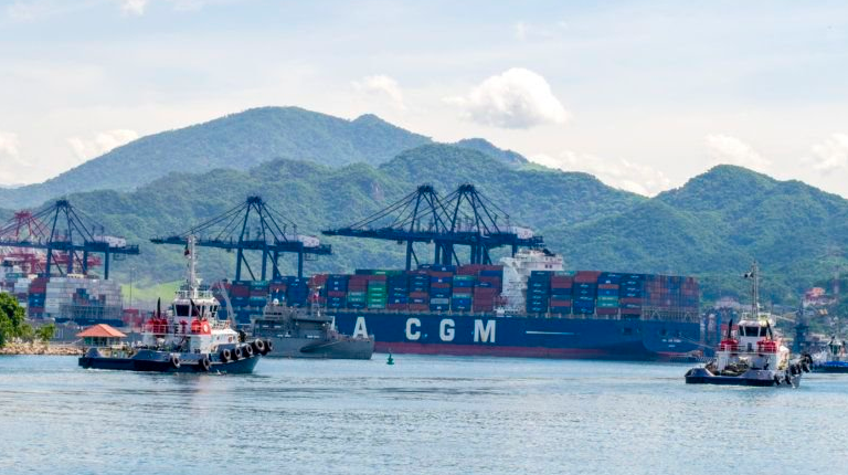FOTO AMLO anuncia plan para limpiar aduanas, Manzanillo completa (@NColima puerto manzanillo 2019)