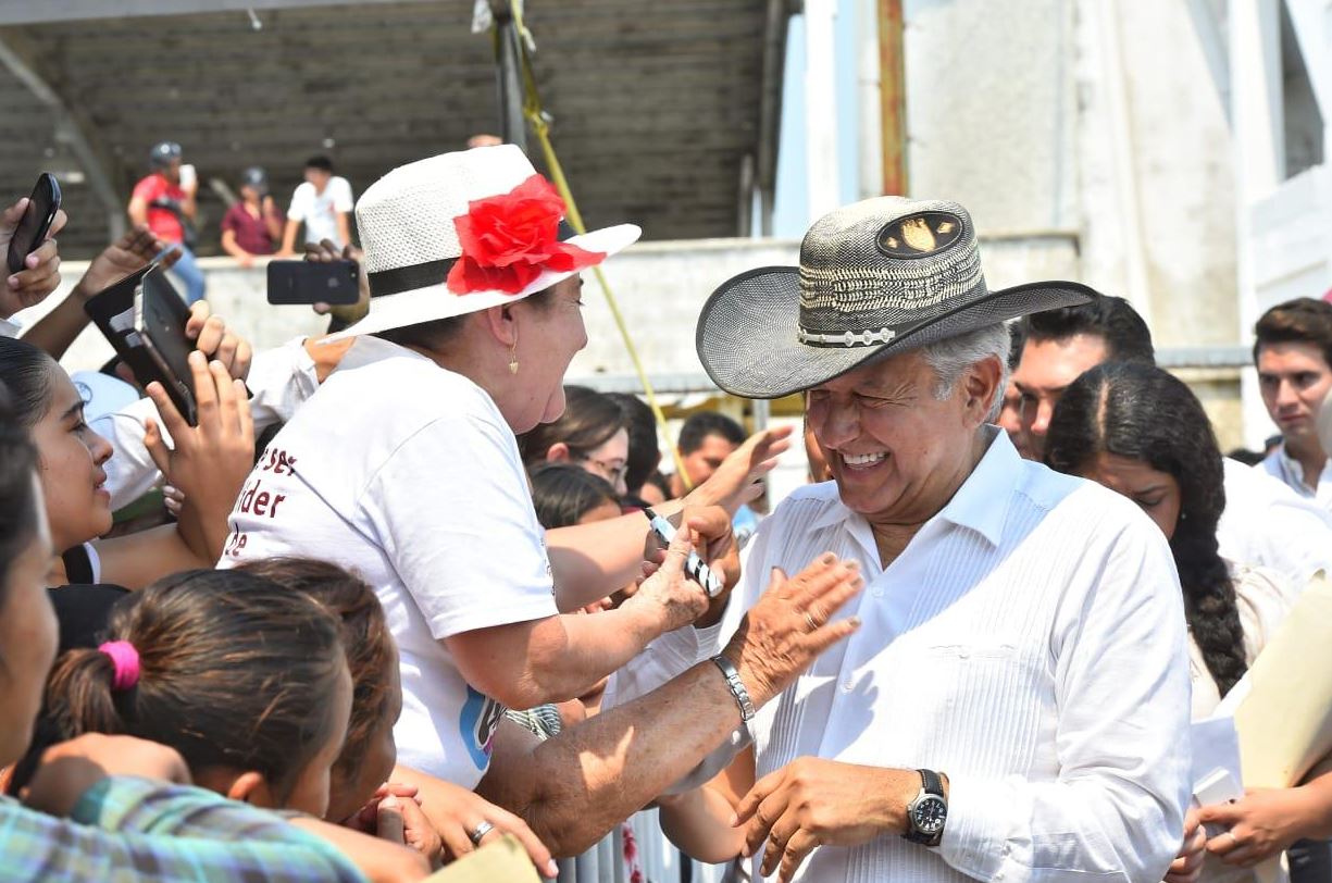 Foto: El presidente Andrés Manuel López Obrador dijo a los pescadores del país que va a buscar la forma de mejorar los precios del diésel, el 14 de abril de 2019 (Gobierno de México)