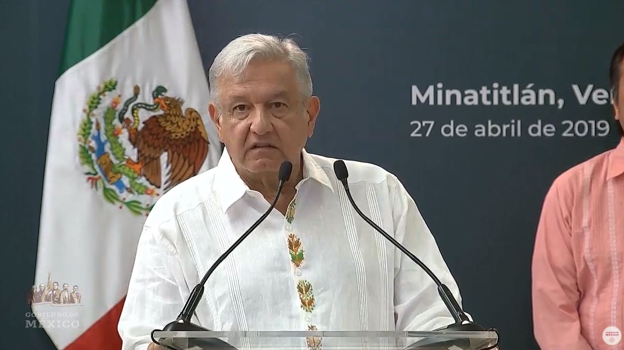 Foto: AMLO garantizó que habrá justicia a familiares de la matanza en Minatitlán, el 27 de abril de 2019. (Gobierno de México YouTube)