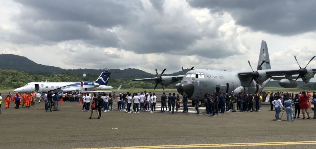 Aviones cazahuracanes de EU visitan Veracruz